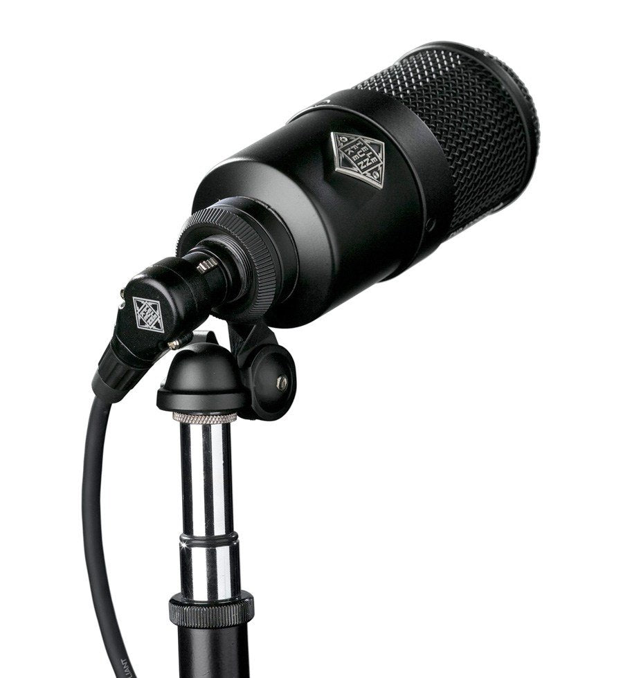 TELEFUNKEN M82 - front view