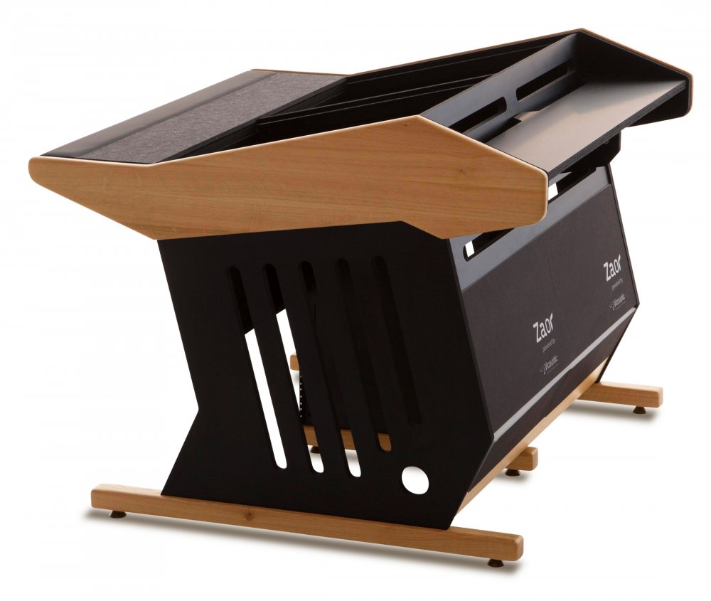 Maestro 24 - Oak Black - Angle